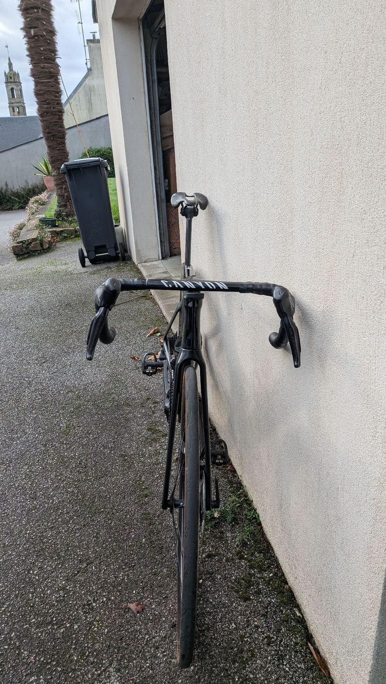 Used Canyon Aeroad CF SLX 8 Di2 2024 2024 Road & Gravel, Black — image 4 of 5