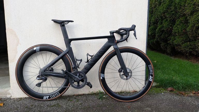 Used Canyon Aeroad CF SLX 8 Di2 2024 2024 Road & Gravel, Black — image 1 of 5