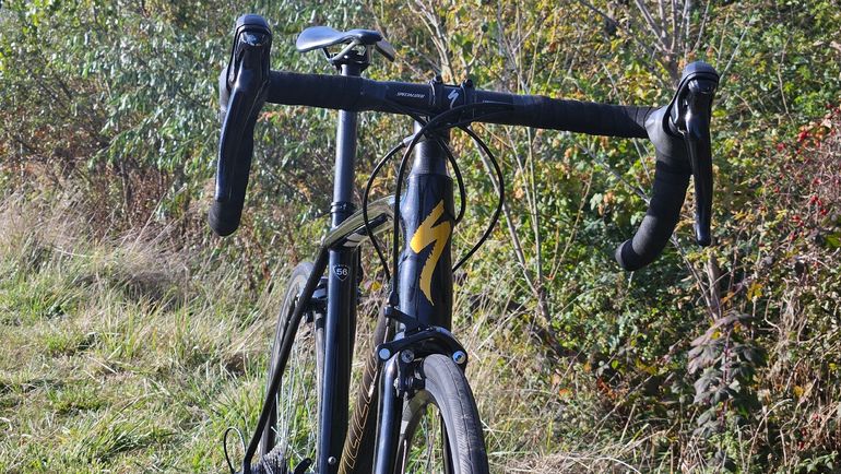 Used Specialized Tarmac Shimano 105 2016 Road & Gravel — image 6 of 11