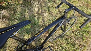 Used Specialized Tarmac Shimano 105 2016 Road & Gravel — image 4 of 11