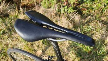 Used Specialized Tarmac Shimano 105 2016 Road & Gravel — image 7 of 11