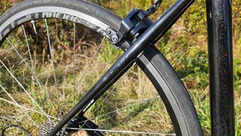Used Specialized Tarmac Shimano 105 2016 Road & Gravel — image 10 of 11