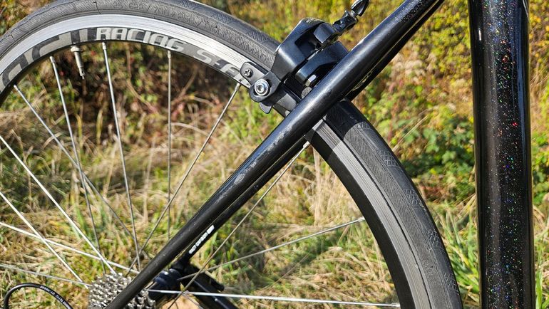Used Specialized Tarmac Shimano 105 2016 Road & Gravel — image 10 of 11