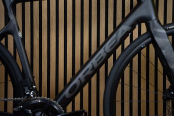 Used Orbea ORCA M30iTEAM 2022 2022 Road & Gravel, Black — image 3 of 9