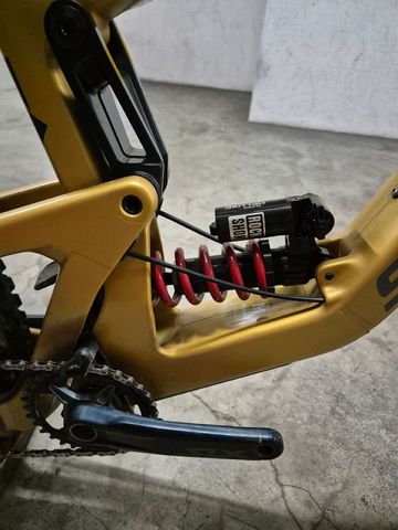Used Santa Cruz Bronson Shimano SLX 2023 Mountainbike, Orange, Mixed — image 6 of 9