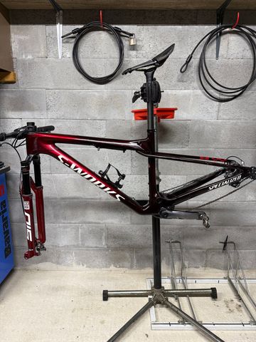 Used Specialized Epic Shimano XTR 2024 Mountainbike, Red, 29 — image 2 of 3