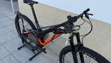 Used Mondraker F-PODIUM CARBON 2023 2023 Mountainbike, Orange, 29 — image 3 of 29
