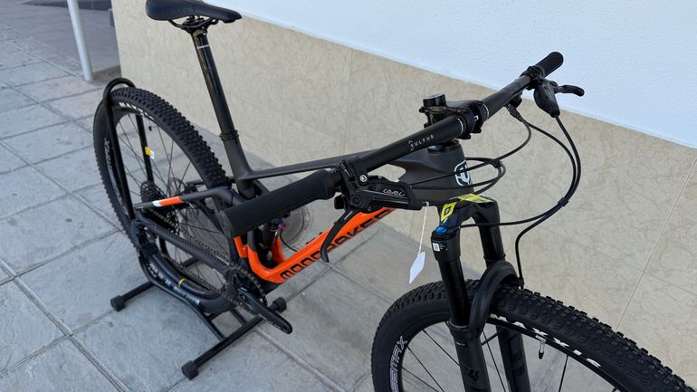 Used Mondraker F-PODIUM CARBON 2023 2023 Mountainbike, Orange, 29 — image 3 of 29
