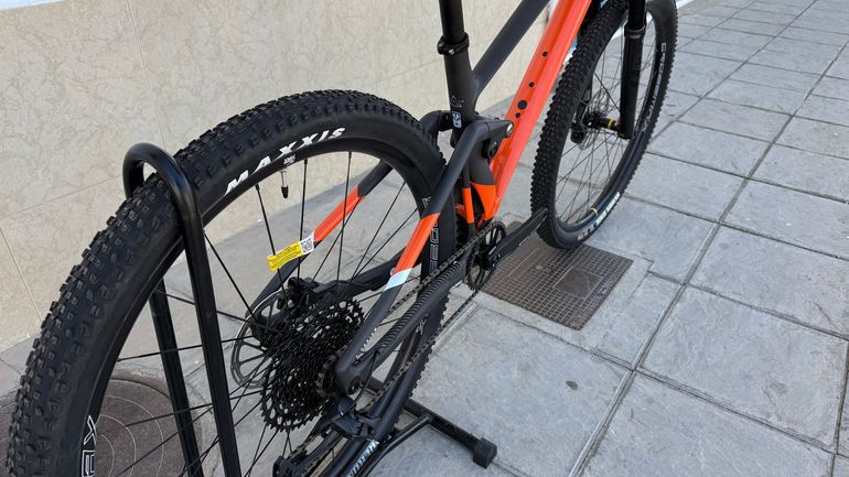 Used Mondraker F-PODIUM CARBON 2023 2023 Mountainbike, Orange, 29 — image 13 of 29