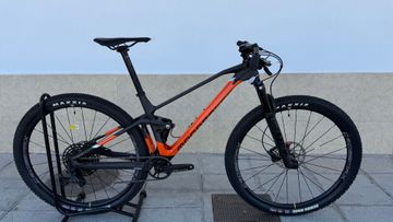 Used Mondraker F-PODIUM CARBON 2023 2023 Mountainbike, Orange, 29 — image 1 of 29