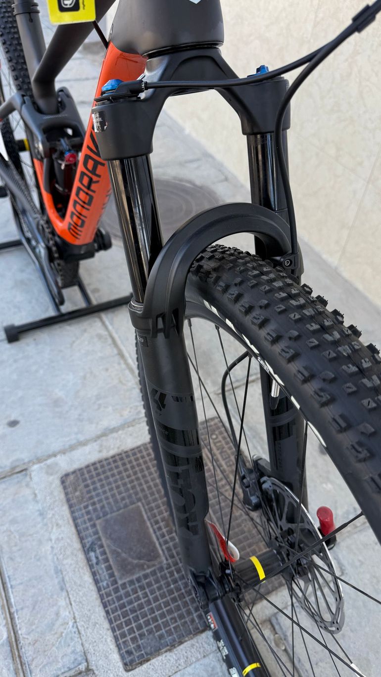 Used Mondraker F-PODIUM CARBON 2023 2023 Mountainbike, Orange, 29 — image 14 of 29