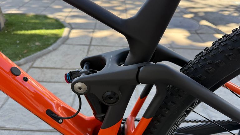 Used Mondraker F-PODIUM CARBON 2023 2023 Mountainbike, Orange, 29 — image 20 of 29