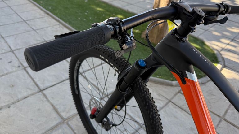 Used Mondraker F-PODIUM CARBON 2023 2023 Mountainbike, Orange, 29 — image 19 of 29