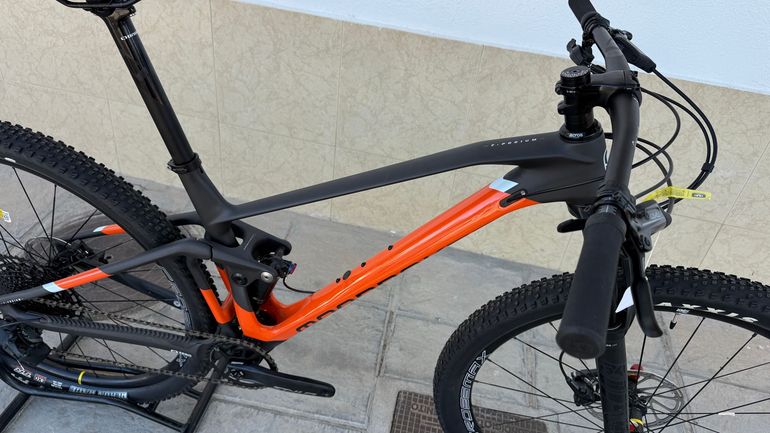 Used Mondraker F-PODIUM CARBON 2023 2023 Mountainbike, Orange, 29 — image 4 of 29