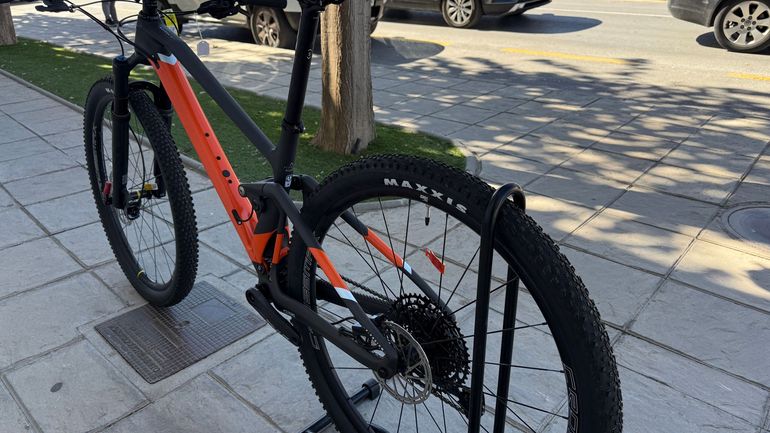 Used Mondraker F-PODIUM CARBON 2023 2023 Mountainbike, Orange, 29 — image 17 of 29