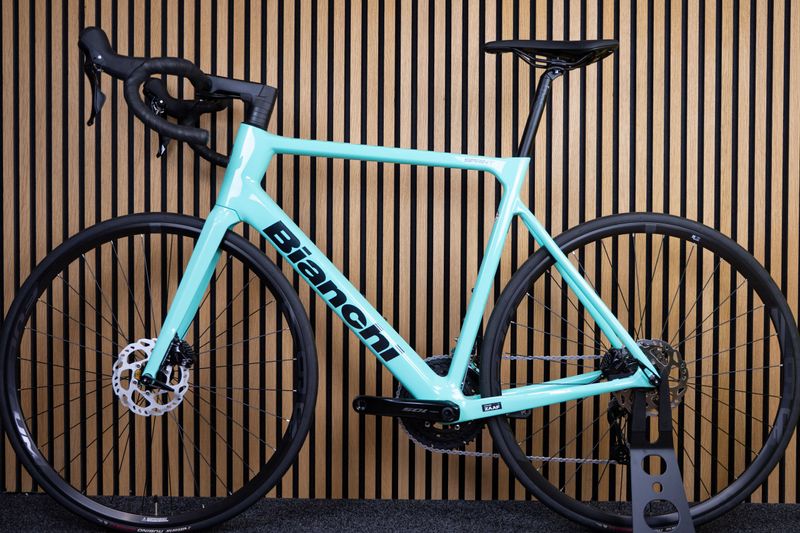 Bianchi Sprint Shimano 105 2025 Road & Gravel usato, Blu — immagine 2 di 9