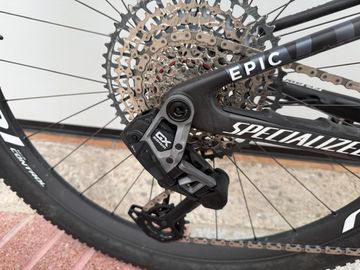 Used Specialized Epic World Cup Expert 2024 2024 Mountainbike, Black, 29 — image 3 of 5