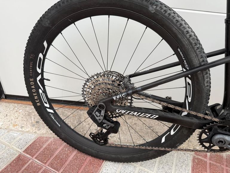 Used Specialized Epic World Cup Expert 2024 2024 Mountainbike, Black, 29 — image 5 of 5