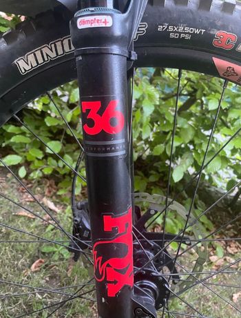 Used Cannondale Jekyll 3 2018 2018 Mountainbike, Red, 27.5 — image 13 of 16