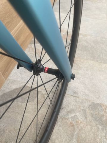 Used Canyon ULTIMATE CF SLX 8 DI2 2018 Road & Gravel, Blue — image 8 of 9