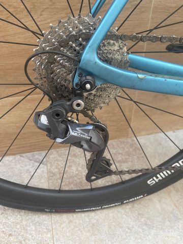 Used Canyon ULTIMATE CF SLX 8 DI2 2018 Road & Gravel, Blue — image 6 of 9