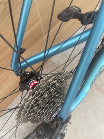 Used Canyon ULTIMATE CF SLX 8 DI2 2018 Road & Gravel, Blue — image 7 of 9