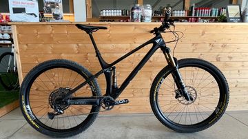 Used YT Industries Izzo CORE 4 29 2021 2021 Mountainbike, Black, 29 — image 2 of 7