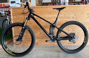 Used YT Industries Izzo CORE 4 29 2021 2021 Mountainbike, Black, 29 — image 1 of 7