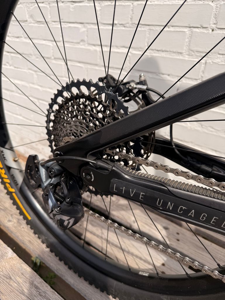 Used YT Industries Izzo CORE 4 29 2021 2021 Mountainbike, Black, 29 — image 11 of 24