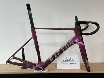Used Factor OSTRO VAM 2.0 Scarab (limited Edition) Frameset 2025 Road & Gravel