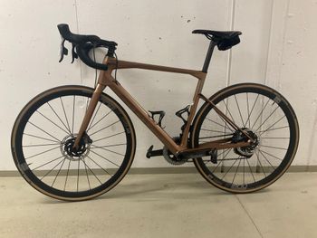 Used BMC Roadmachine TWO 2022 2022 Road & Gravel, Orange — image 4 of 9