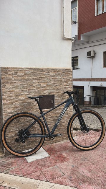Used Brera Elite Txd 2025 Mountainbike, Light Gray — image 1 of 6