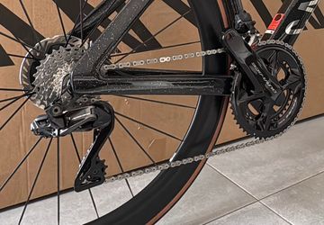 Used Canyon Aeroad CFR Di2 2025 2025 Road & Gravel, Black — image 3 of 3
