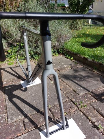 Used Canyon Ultimate CF SL 8 Disc Aero 2022 Frameset 2022 Road & Gravel, Light Gray — image 3 of 15