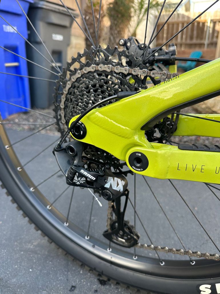 Used YT Industries Capra CORE 1 29 2023 2023 Mountainbike, Green, 29 — image 6 of 26