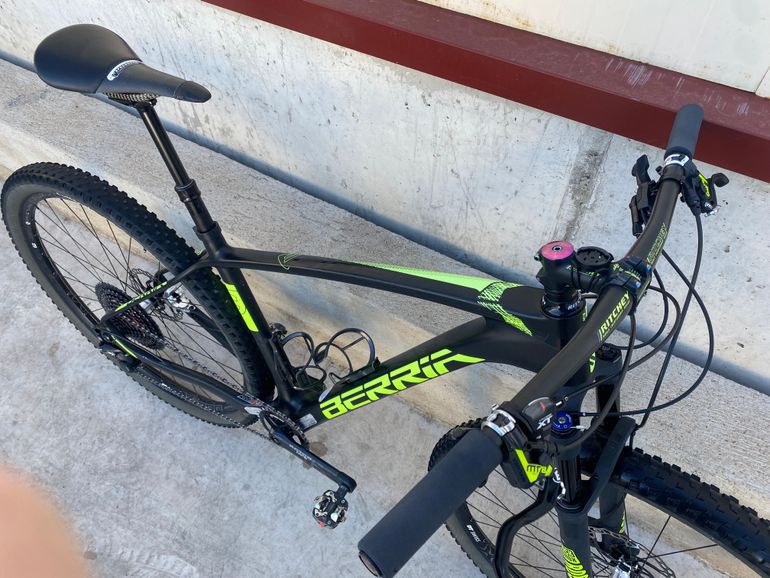 Used Berria 3.3 2018 Mountainbike, Black, 29 — image 13 of 13