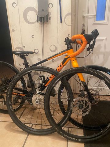 Used Giant Tcx Shimano Sora 2020 Road & Gravel, Orange — image 4 of 6