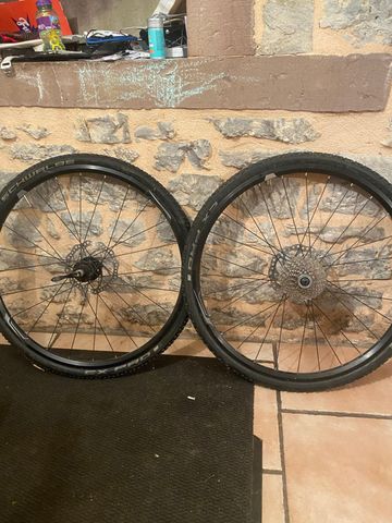 Used Giant Tcx Shimano Sora 2020 Road & Gravel, Orange — image 5 of 6