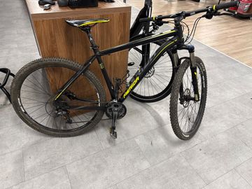 Used Merida BIG NINE 300 2017 Mountainbike, Black — image 1 of 3