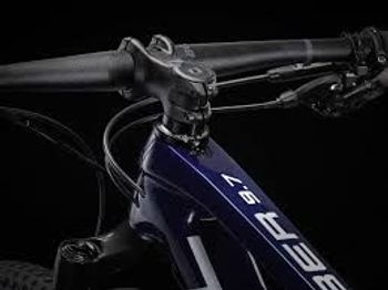 Used Trek Procaliber 9.7 2023 2023 Mountainbike, Blue, 29, 27.5 — image 2 of 3