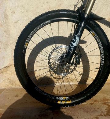 Used Dartmoor Hornet 2017 Mountainbike, Light Gray — image 3 of 7