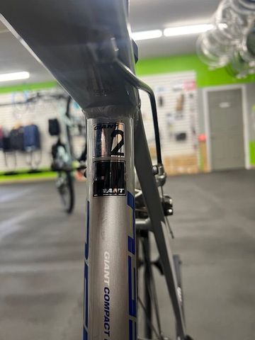 Used Giant 2013 Defy 2 2013 Road & Gravel, Light Gray — image 8 of 13
