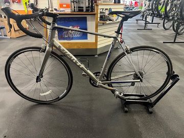 Used Giant 2013 Defy 2 2013 Road & Gravel, Light Gray — image 11 of 13