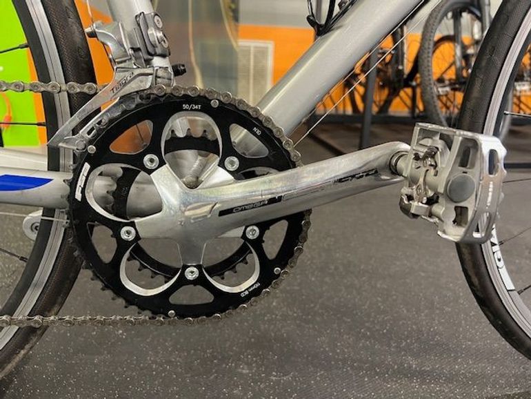 Used Giant 2013 Defy 2 2013 Road & Gravel, Light Gray — image 9 of 13