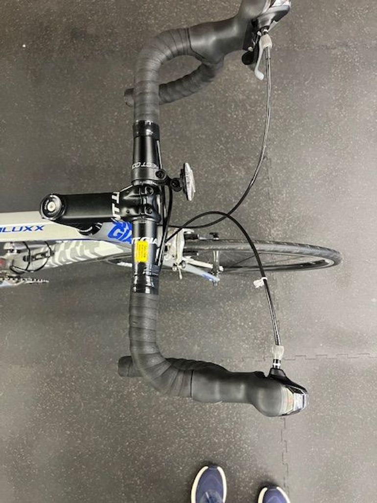 Used Giant 2013 Defy 2 2013 Road & Gravel, Light Gray — image 4 of 13