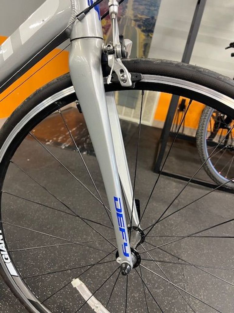 Used Giant 2013 Defy 2 2013 Road & Gravel, Light Gray — image 2 of 13