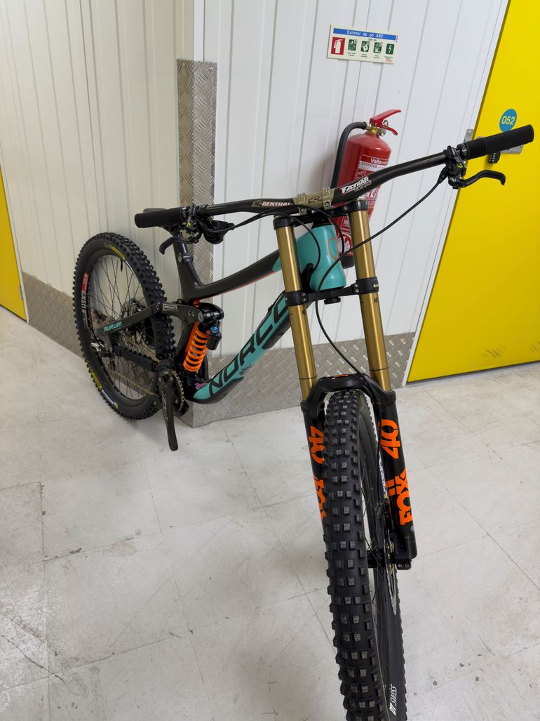 Used Norco Aurum C7.1 2017 2017 Mountainbike, Blue, 27.5 — image 9 of 9
