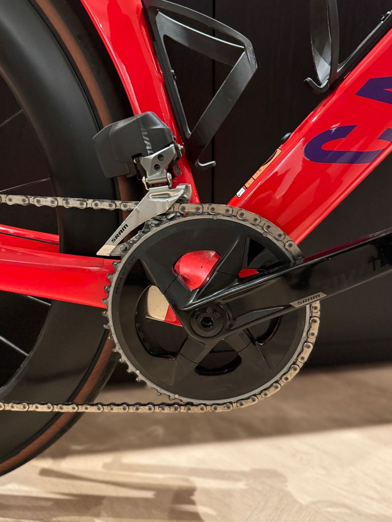Used Canyon Aeroad CF SLX 7 Disc eTap 2023 2023 Road & Gravel, Red — image 4 of 7