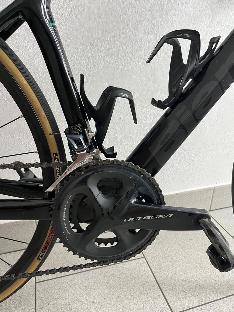 Used Bianchi Infinito XE 2022 Road & Gravel, Black — image 4 of 6