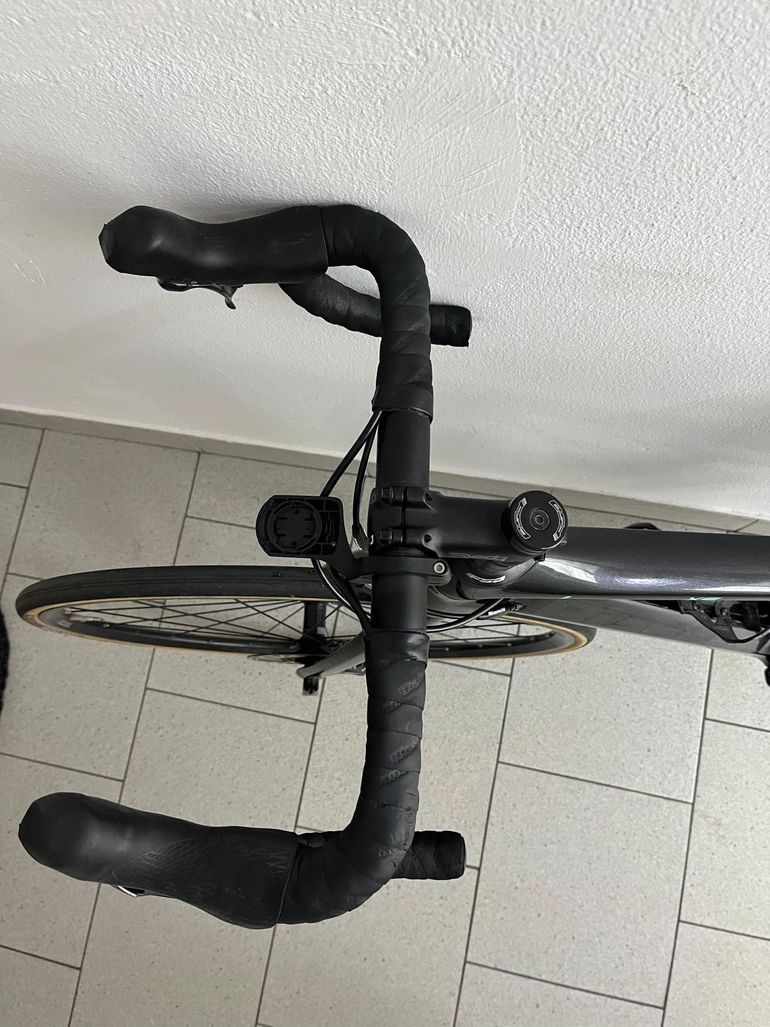 Used Bianchi Infinito XE 2022 Road & Gravel, Black — image 6 of 6